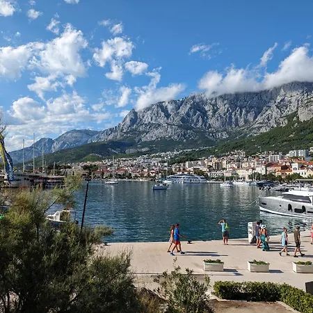 Luna * Makarska