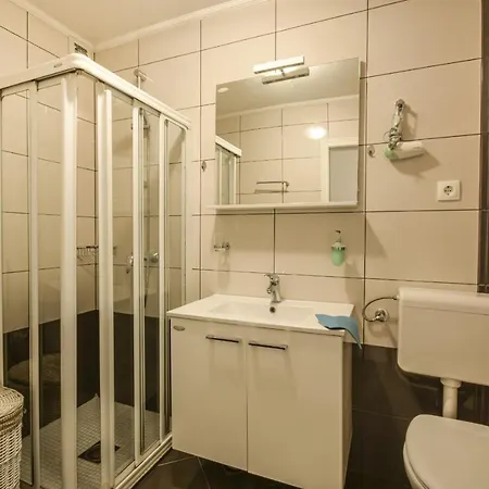 Luna Apartment *