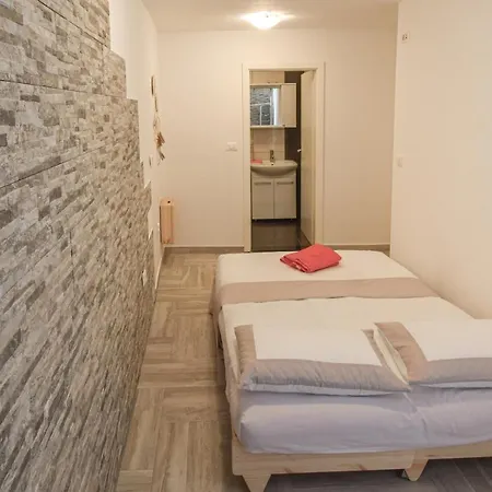 Luna Apartment